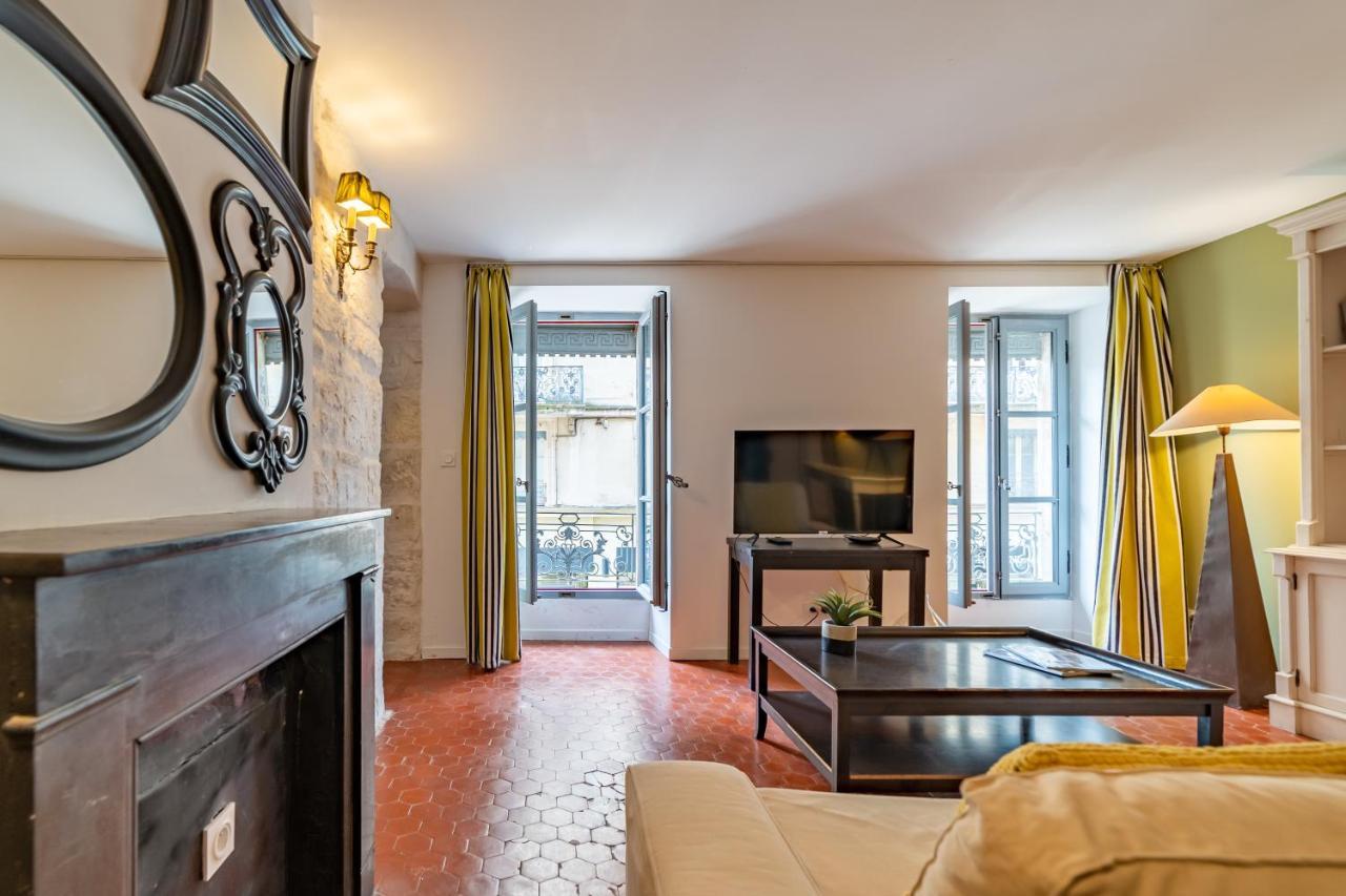 L'envoutement Provencal Au Coeur De L'ecusson - Nuit A Appartement Nîmes