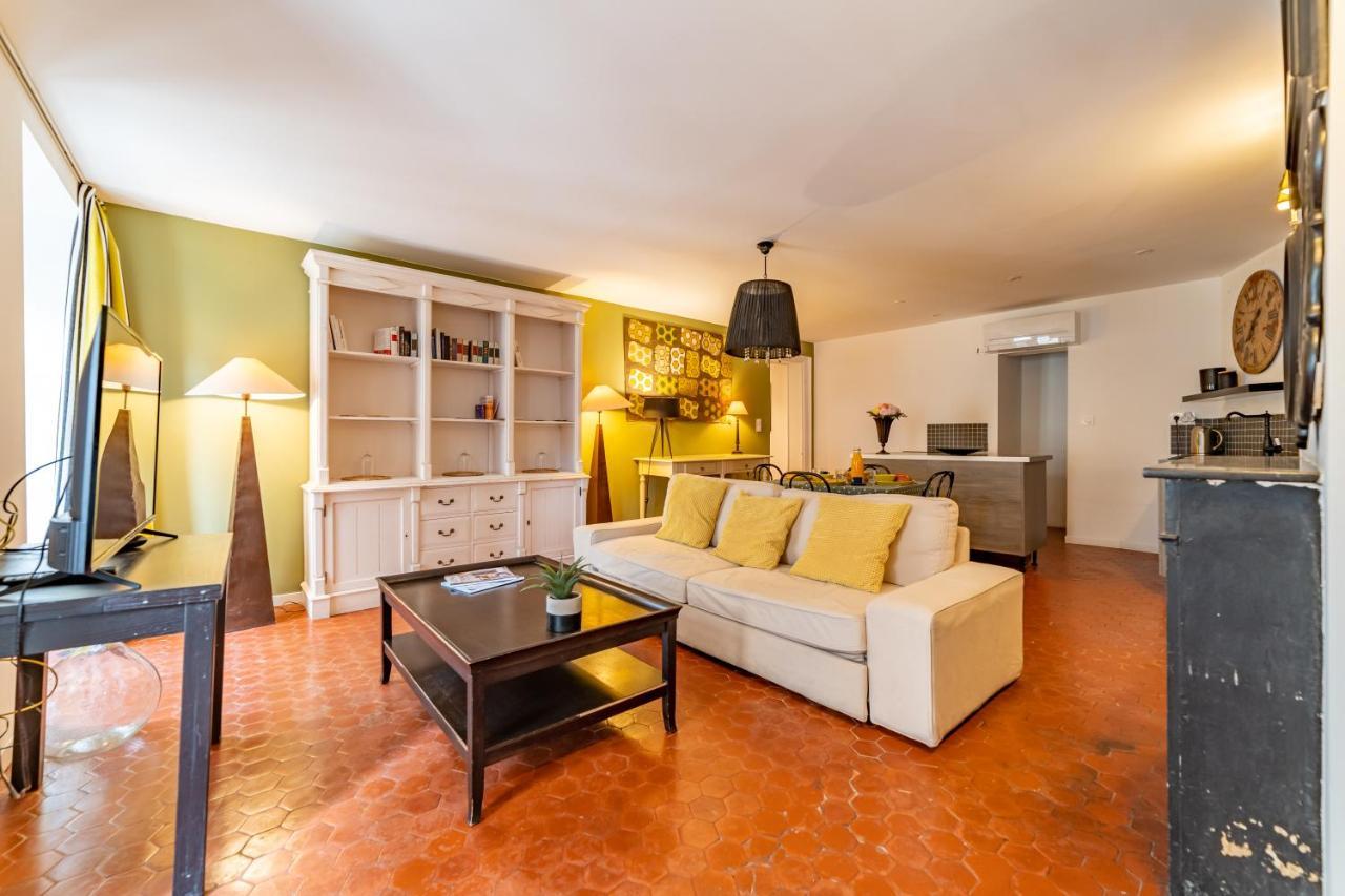 L'envoutement Provencal Au Coeur De L'ecusson - Nuit A Apartment